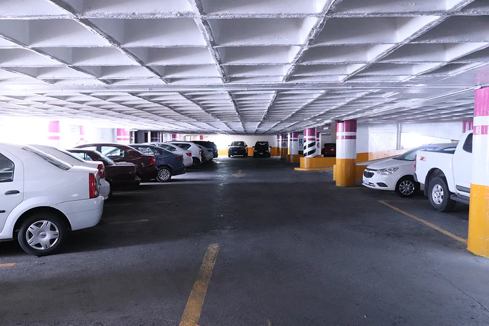 Y es que dentro del recinto ferial hay al menos tres estacionamientos públicos.