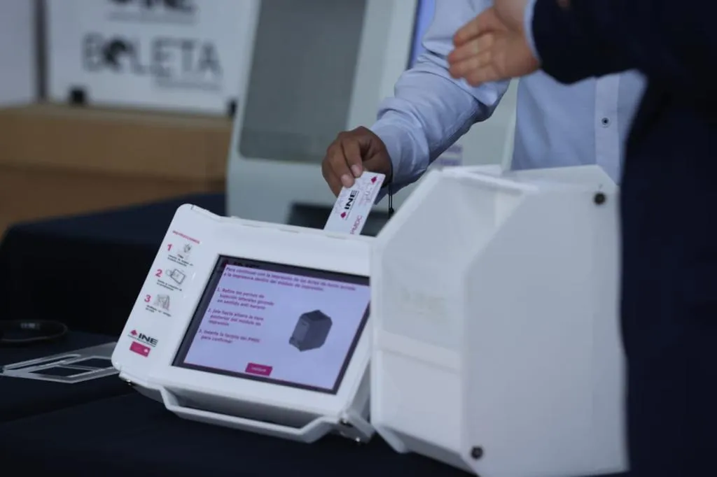 Más de 100 mil mexicanos en el extranjero solicitaron su registro para votar este 2024: INE