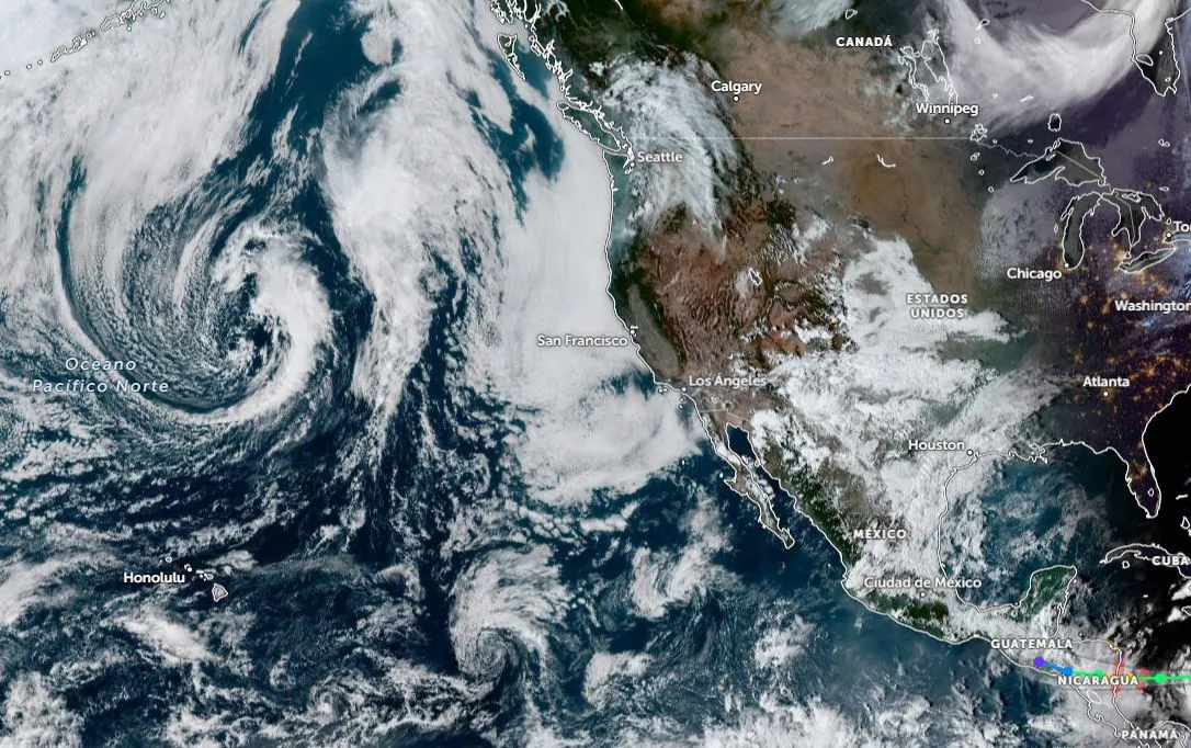 El frente frío número 21, que viene desplazándose en estos momentos desde el norte del país.