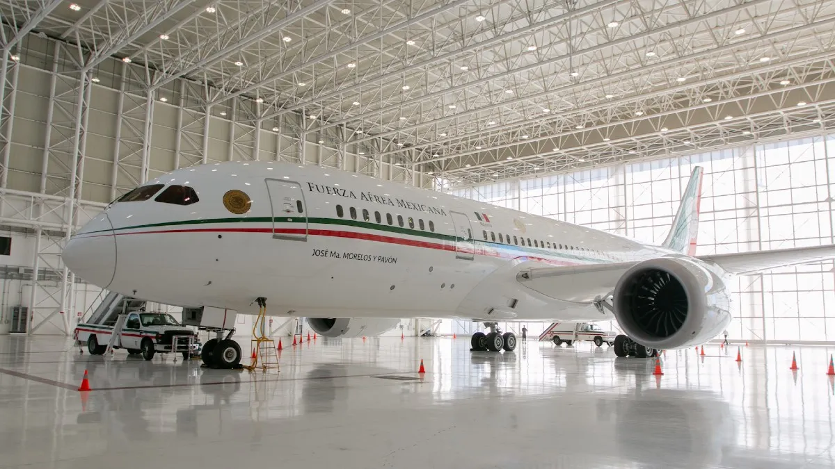 Avión presidencial se rentará para bodas, quince años y lo tendrá una empresa del ejercito: AMLO