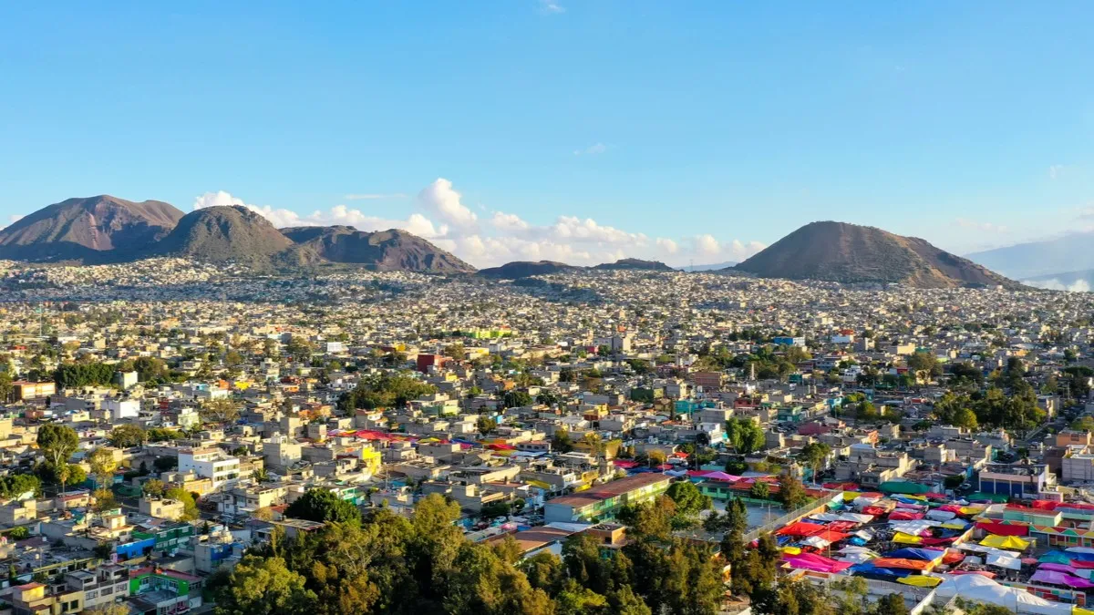 ¿Buscas vivienda con buena conectividad? Esto cuesta vivir cerca del nuevo trolebús elevado