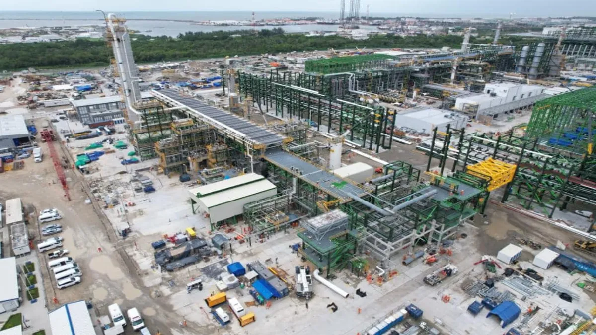Refinería de Dos Bocas se construyó con acero del NAIM
