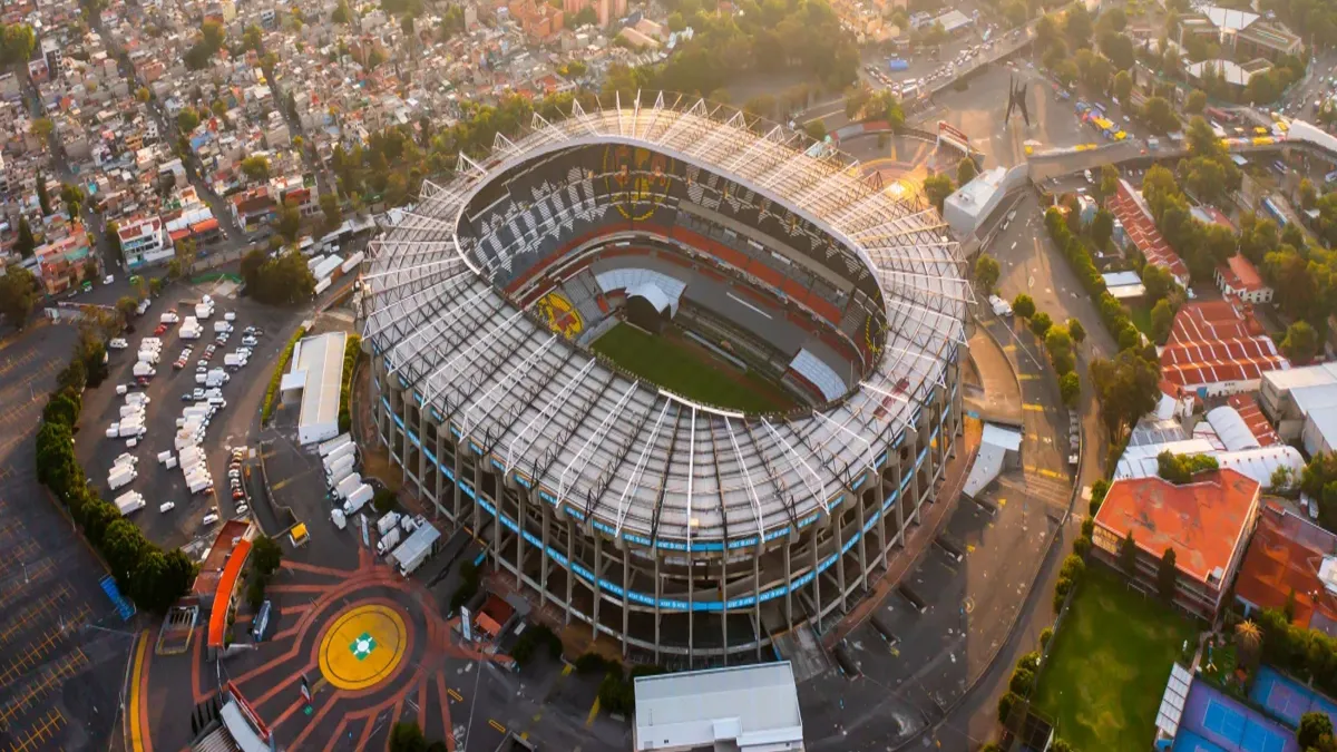 Exhiben por primera vez el archivo de quien diseñó el Estadio Azteca
