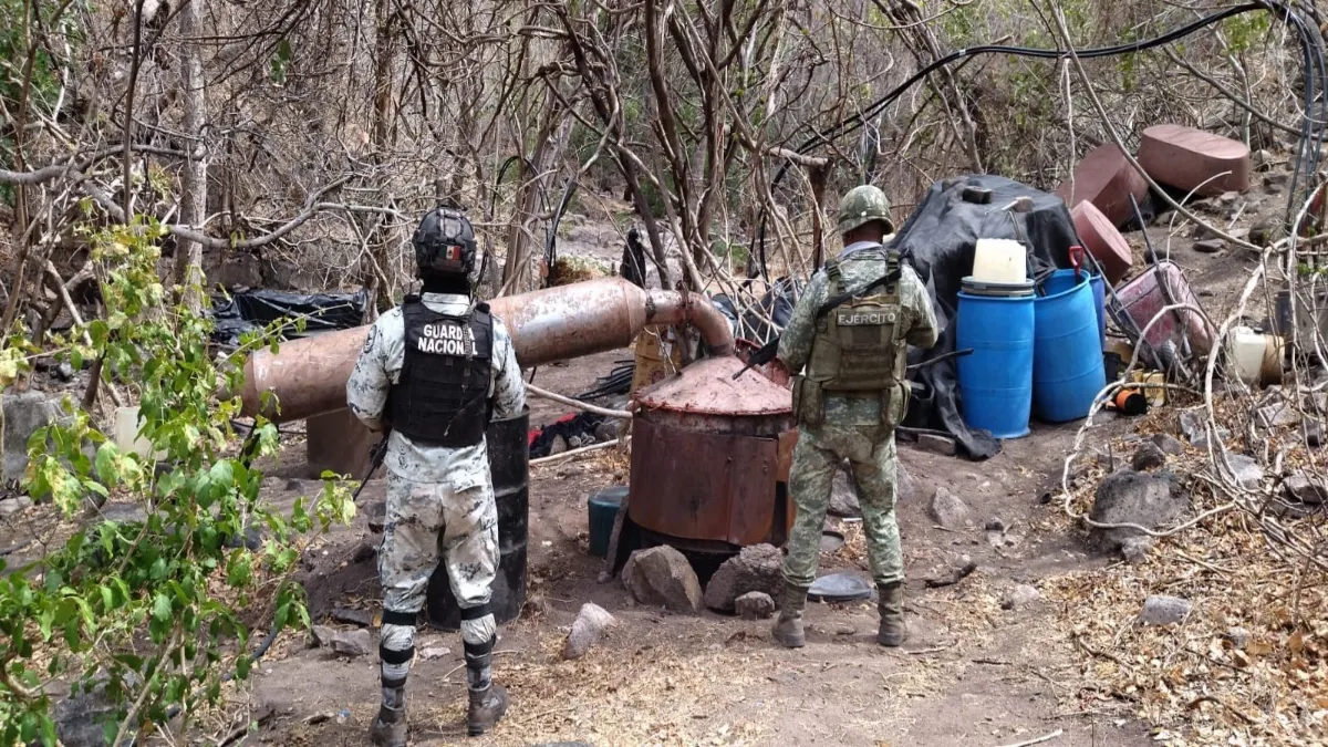 Desde 12 puertos en Sinaloa, cárteles mueven droga hacia Baja California Sur
