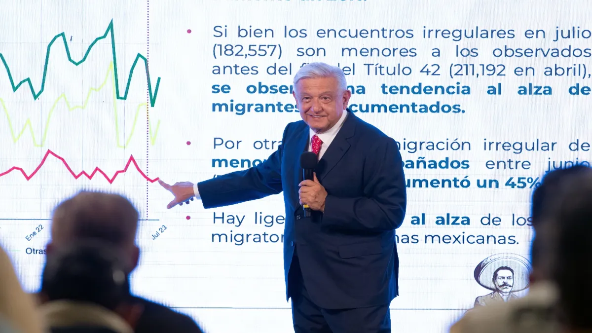 Carlos Salinas de Gortari ayudó a Junco para poner el diario Reforma en la CDMX: AMLO