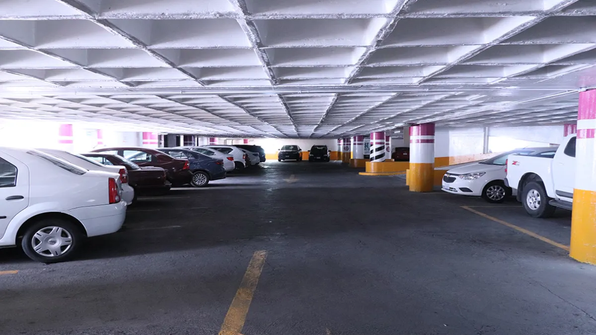 Comercios de Mazatlán se ven afectados por falta de estacionamientos