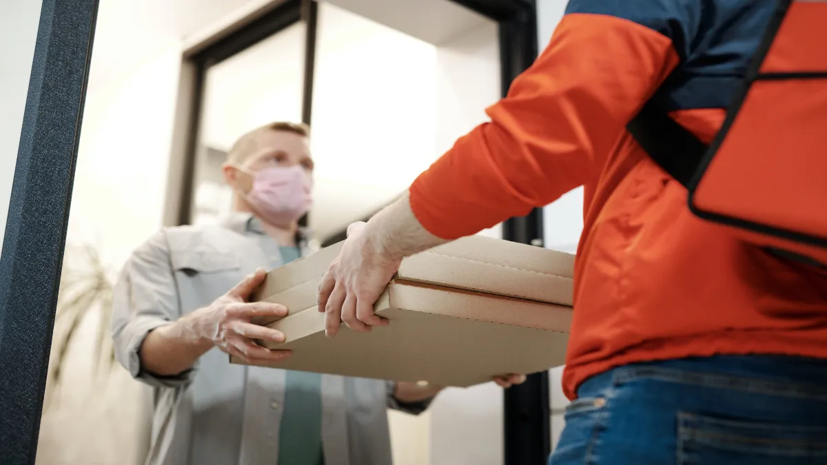 Trabajadores de plataformas digitales lo hacen en condiciones precarias y sin seguridad social: IBD