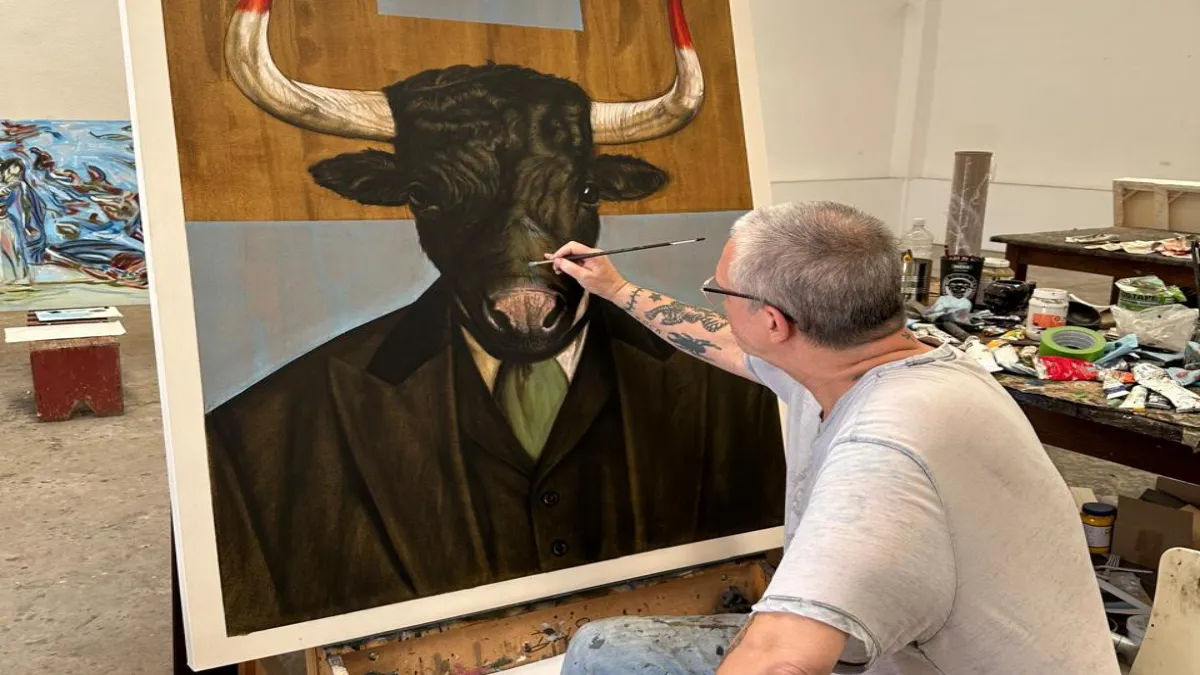 Me siento muy bien, quizá ha sido de mis mejores momentos para mí, porque siempre mi música y mi pintura han estado un poco peleado.