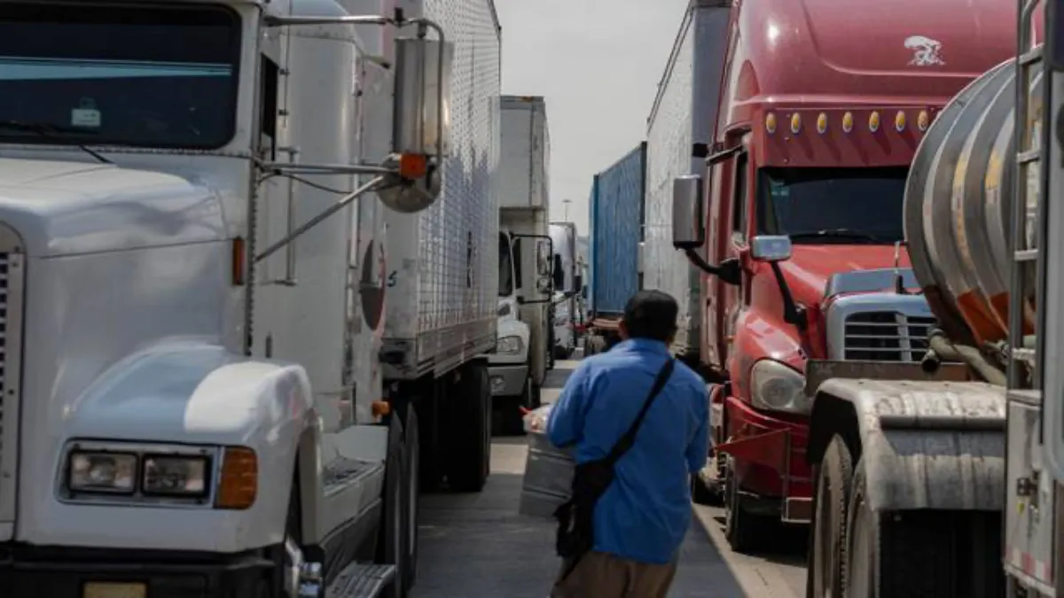 Algunos transportistas que quedaron atrapados en el bloqueo fueron víctimas de asalto.