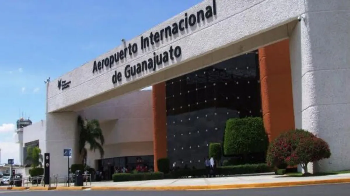 21 vuelos comerciales activos desde el Aeropuerto Internacional del Bajío destacan destinos clave como Tijuana.