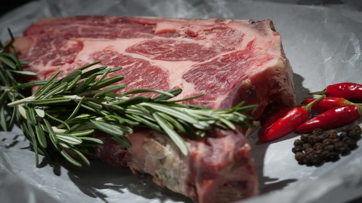 La carne de puerco es más estable, incluso a veces sube un poco, pero luego baja.