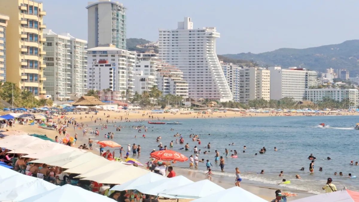 Advirtió que el gobierno procedería a los embargos de los viejos hoteles.