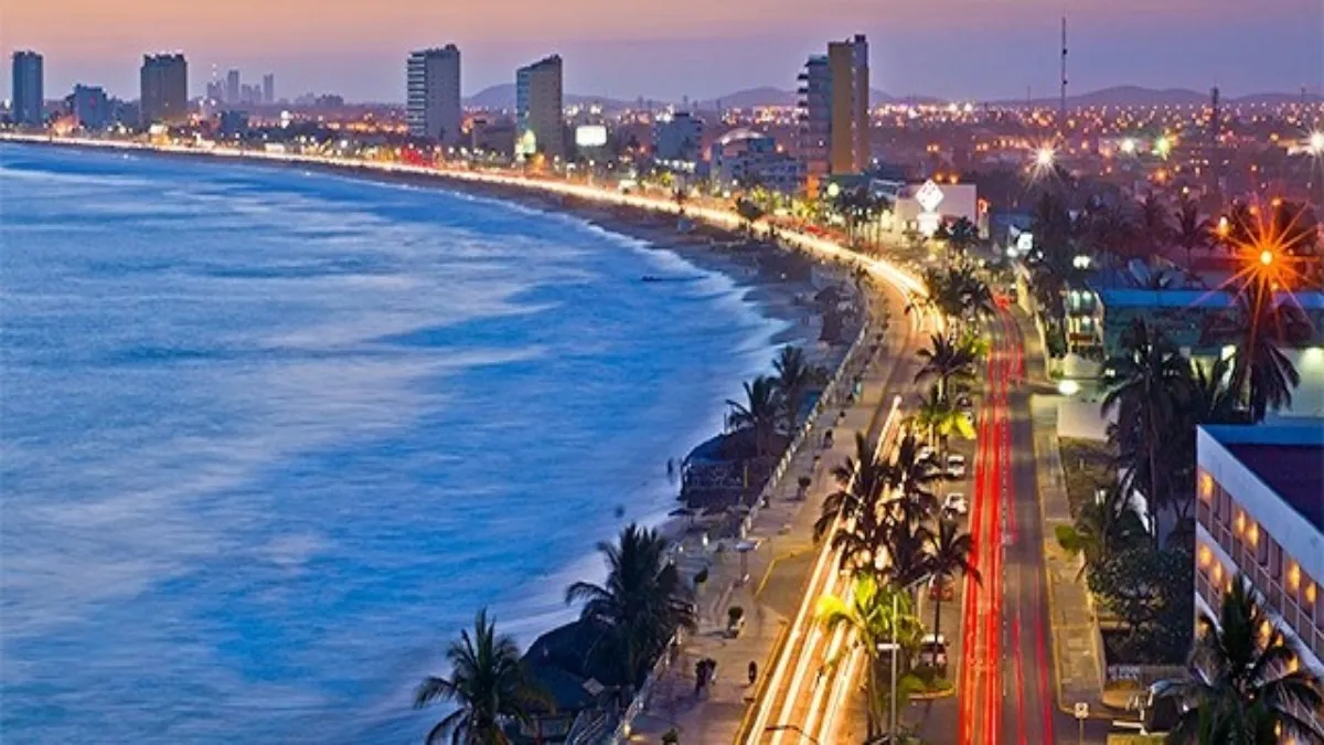 Mazatlán puede presumir que cuenta con uno de los malecones más largos del mundo.