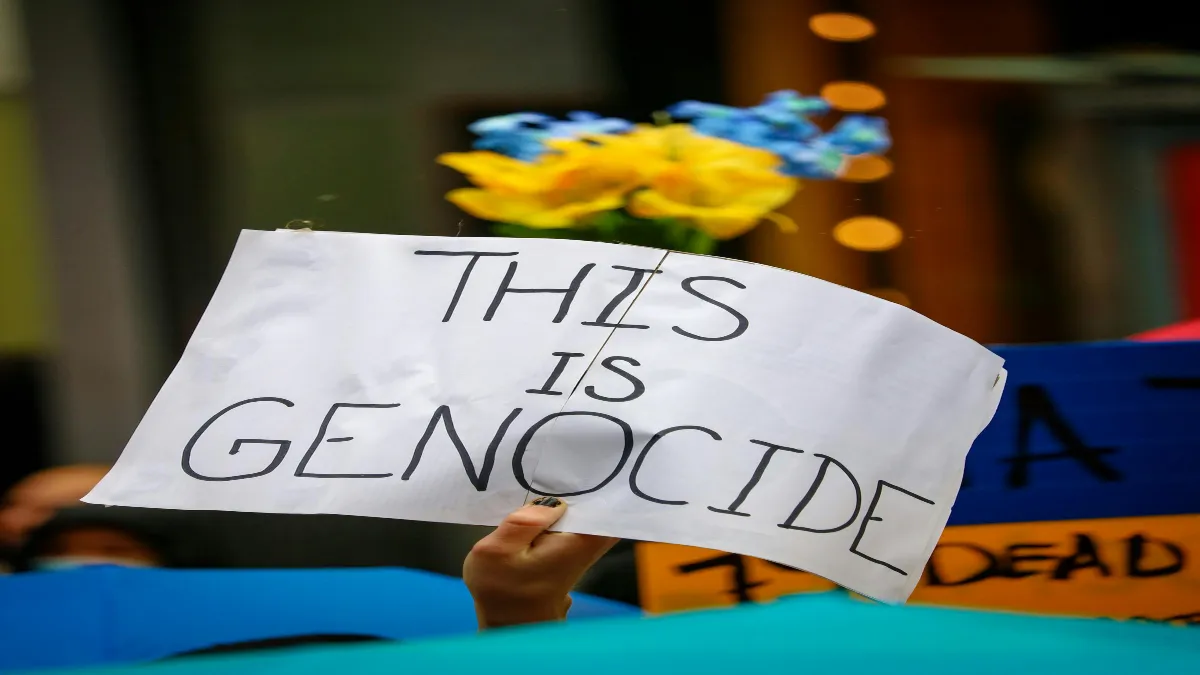 También ha acusado al país de estar llevando a cabo un "genocidio" contra los blancos.