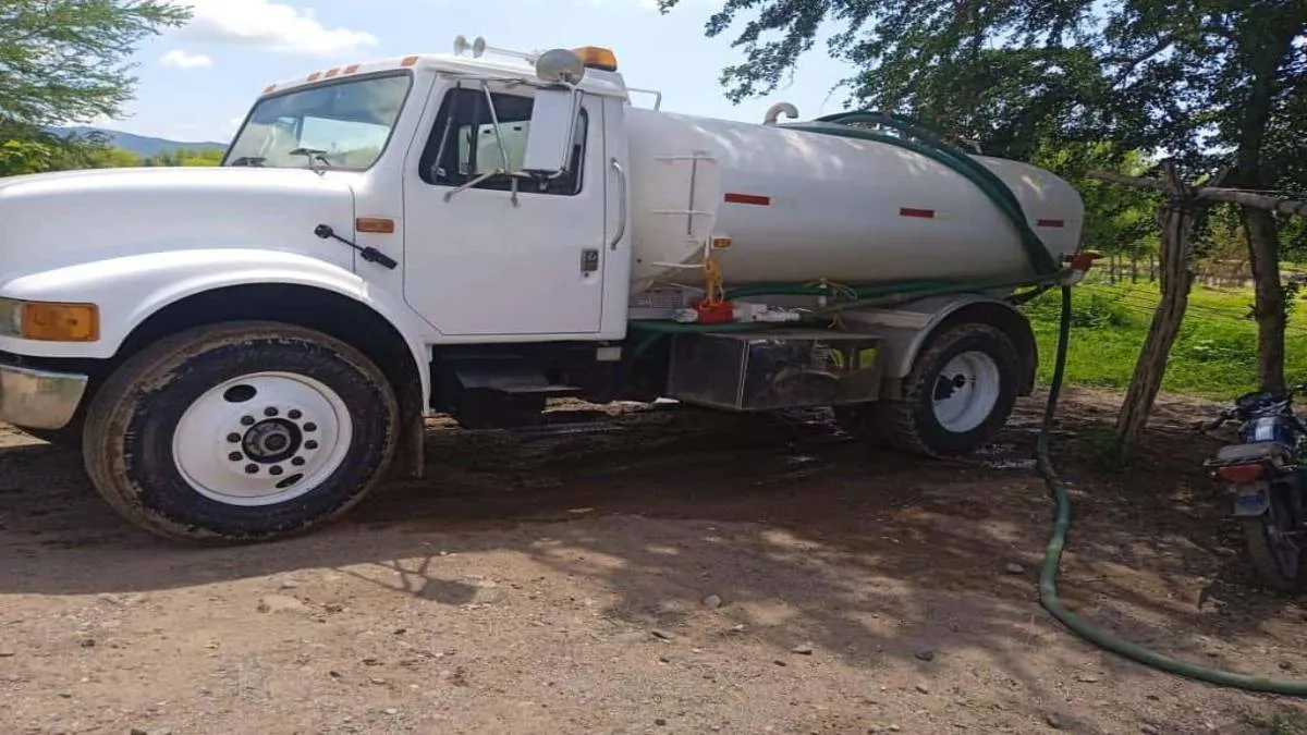 Estamos contemplando la entrega de agua en pipas, son hasta 20 pipas las que vamos a traer a la ciudad.