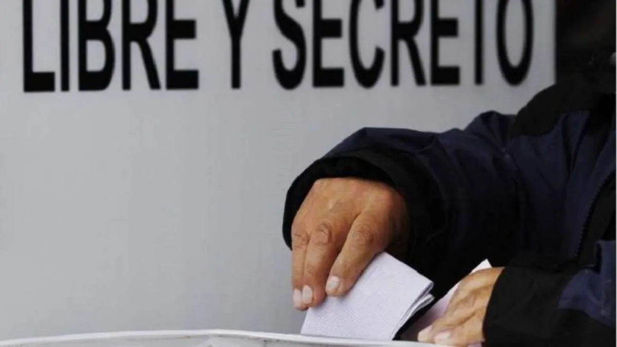 Añadió que la vigilancia social y la exigencia de transparencia son esenciales para evitar la manipulación.
