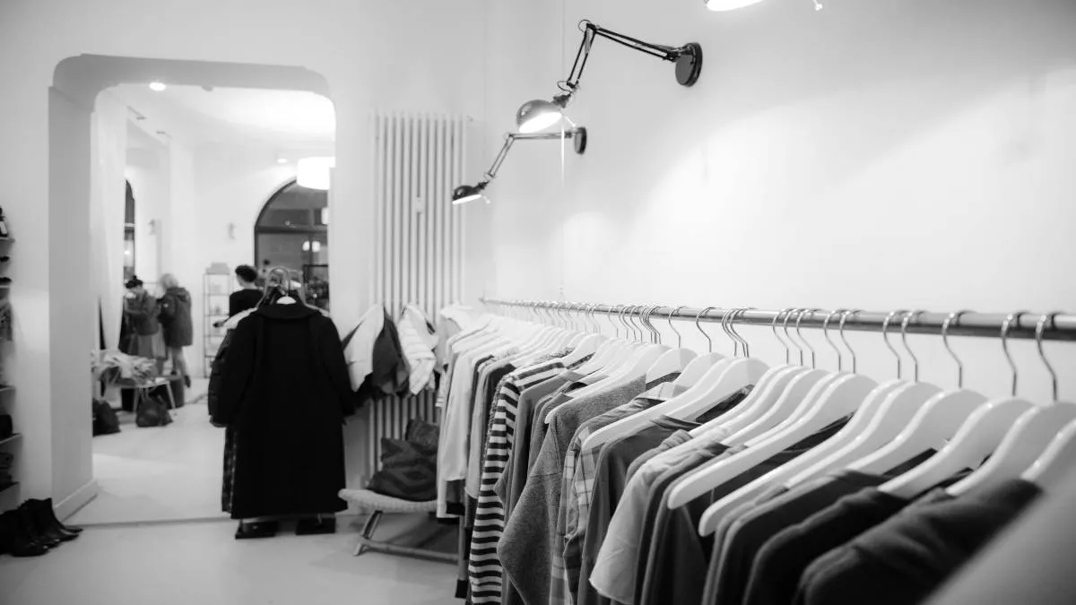 En cuanto a los lazos, me puse a explorar imágenes de la moda del siglo pasado, particularmente de los años 50.