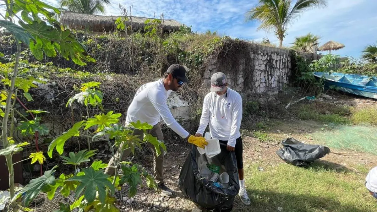 Sí es una manera de evidenciar el daño que el humano le hace a las playas con sus acciones.