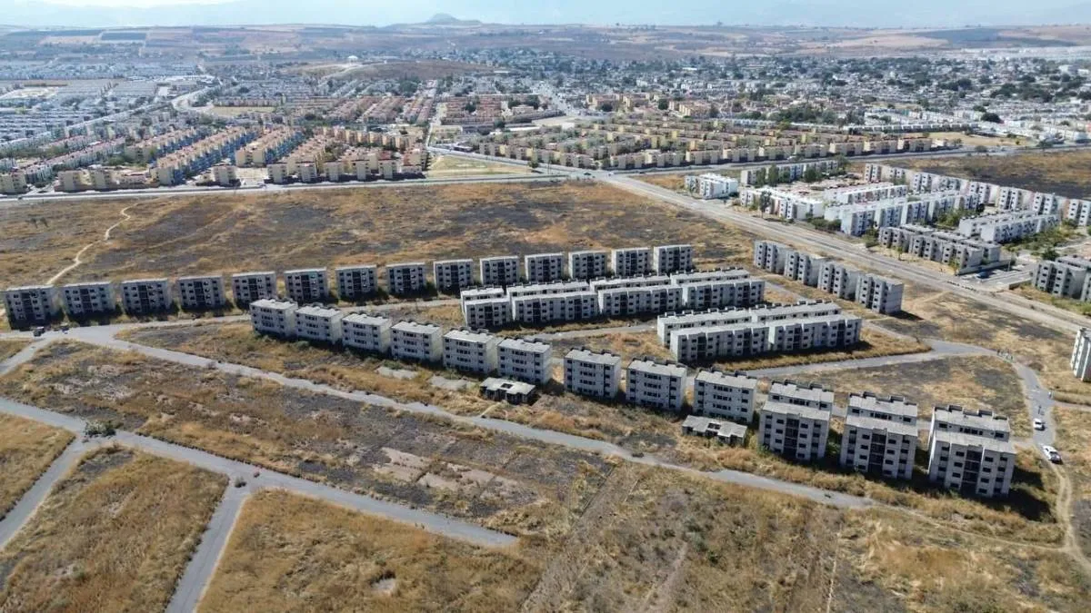 Mencionó que de ser factibles el objetivo en el municipio es construir de 1,500 a 2 mil viviendas.