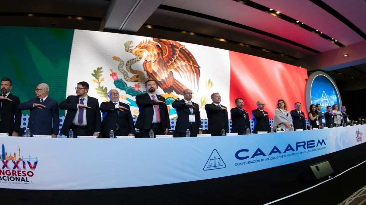Con este fin, se llevaron a cabo conferencias magistrales sobre temas relacionados con comercio exterior.