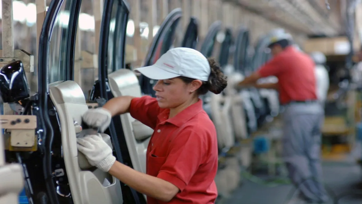 Ha producido más de 6.5 millones de vehículos y genera 11 por ciento de la producción total de Nissan en México.