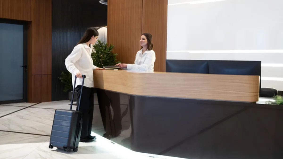 Verificar en la Secretaría de Turismo del estado, que la agencia cuente con el Registro Nacional de Turismo.