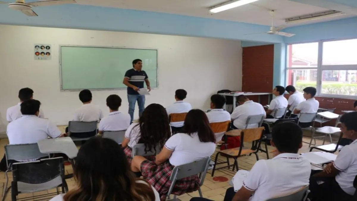 Está la invitación de la prepa abierta o en línea que son opciones para los jóvenes.