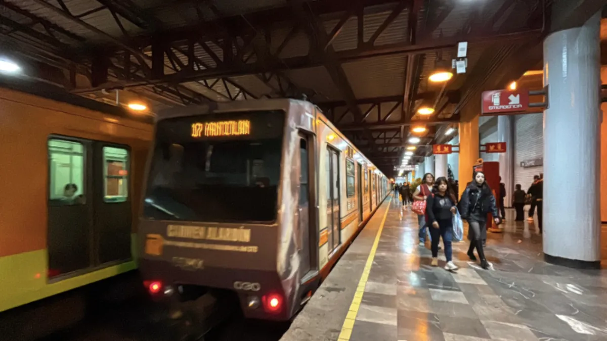Tomar una combi que me ayudara a avanzar esas dos estaciones y después llegar al Metro en Santa Marta.