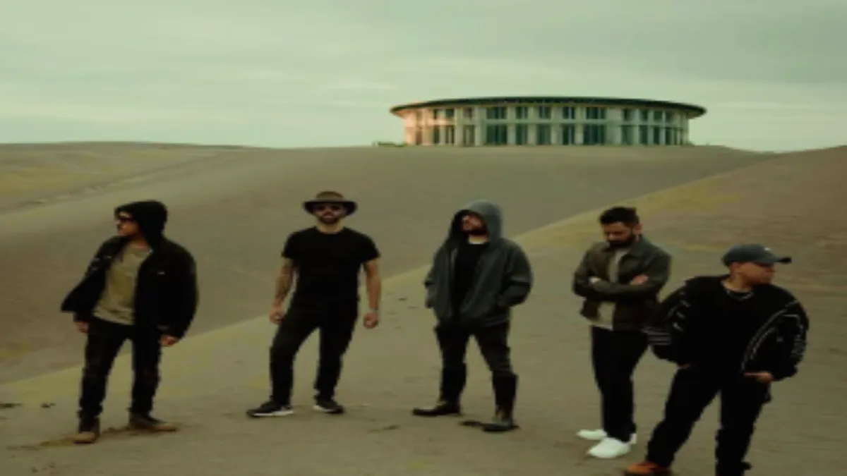 Los integrantes de la banda también mencionaron que el show incluiría un componente narrativo donde la IA.