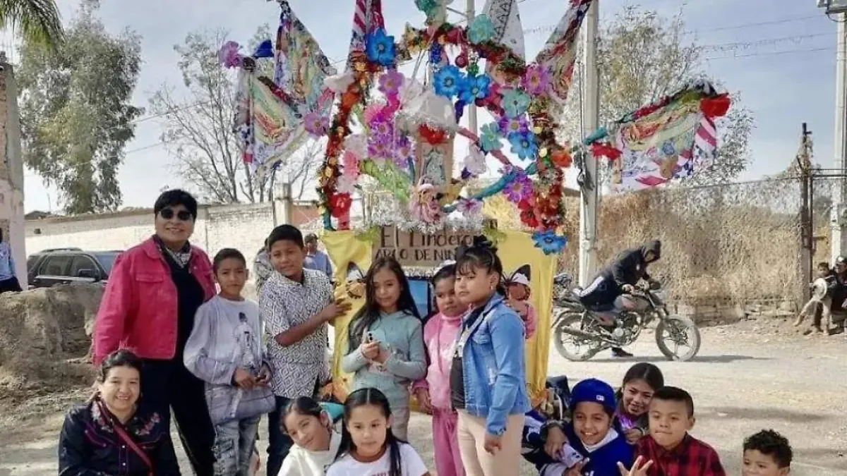 Cuando procesionan, las y los laguneros no solo cumplen con una tradición.