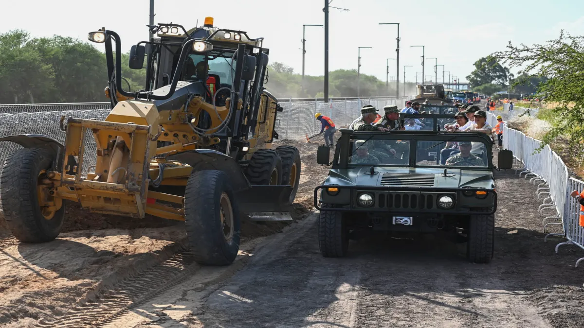 La vía férrea Ciudad de México-Querétaro recorrerá 230.34 kilómetros, con doble vía de tren de pasajeros.