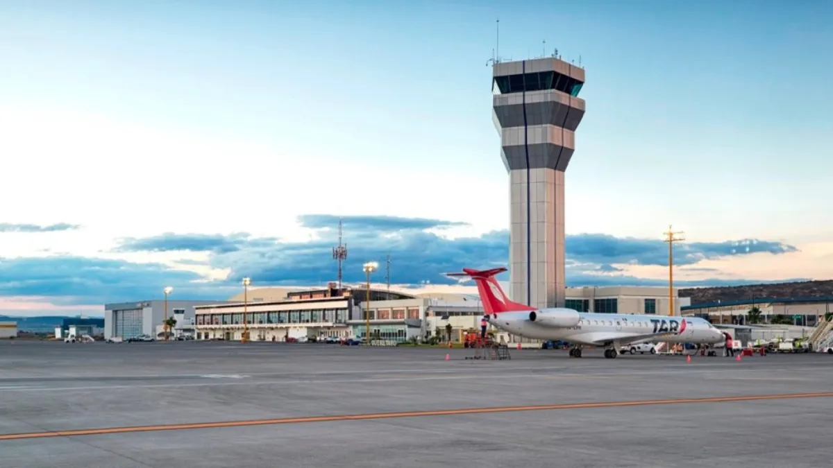 Y aprovechó para destacar que la pista del aeropuerto es una de las más modernas.
