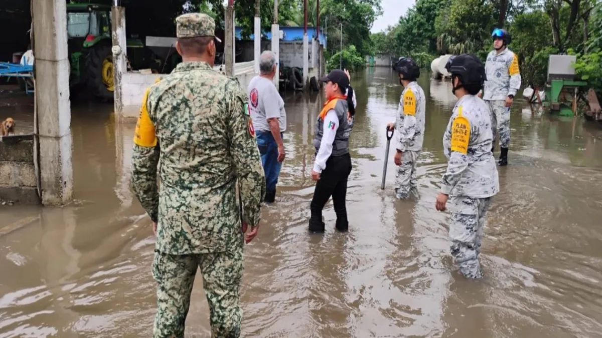 Las inundaciones ocasionadas por la vaguada y la depresión tropical 90E ha dejado un saldo de 30 muertos en el estado de Veracruz.