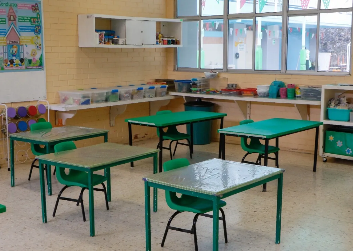 El funcionario no pudo garantizar que las escuelas estén listas para el verano.