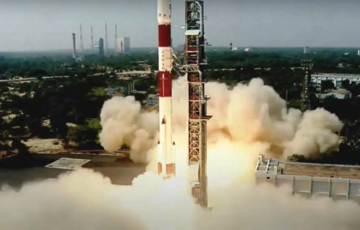 ¡México llega al espacio! Lanzan con éxito un nanosatélite desarrollado ...