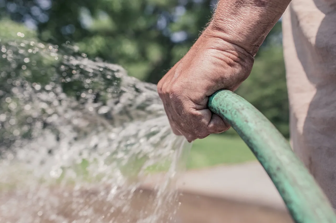 En medio de crisis, en Naucalpan elevan a 10 mil pesos multa por desperdiciar agua