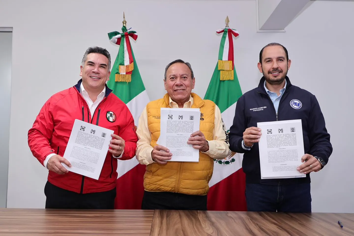 El PRI autoriza a "Alito" Moreno a construir acuerdos con el PAN y el PRD rumbo a las elecciones de 2024