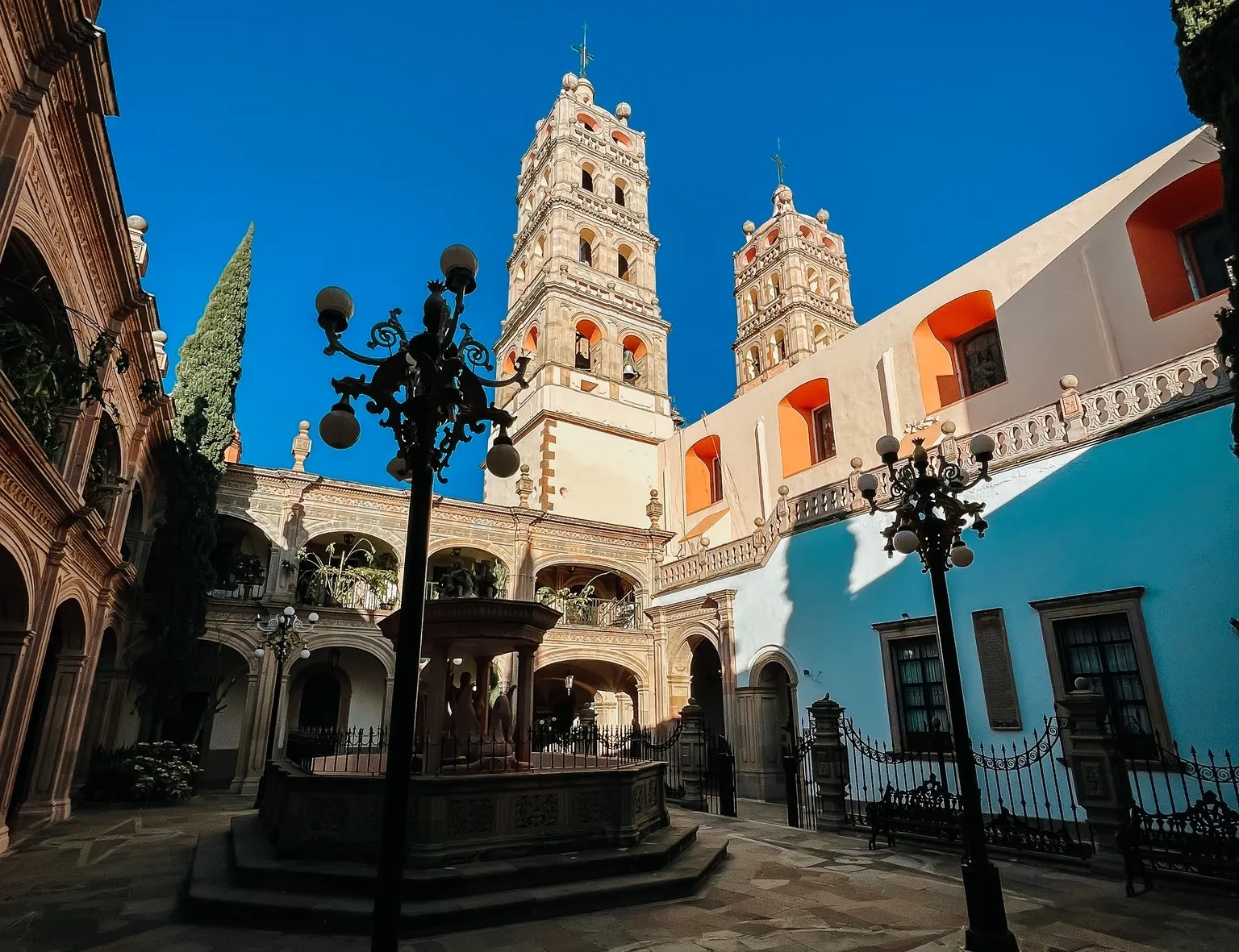 La secretaria de Turismo de Guanajuato, Lupita Robles, destacó que estos tres Pueblos Mágicos que ahora cumplen 12 años como tales.