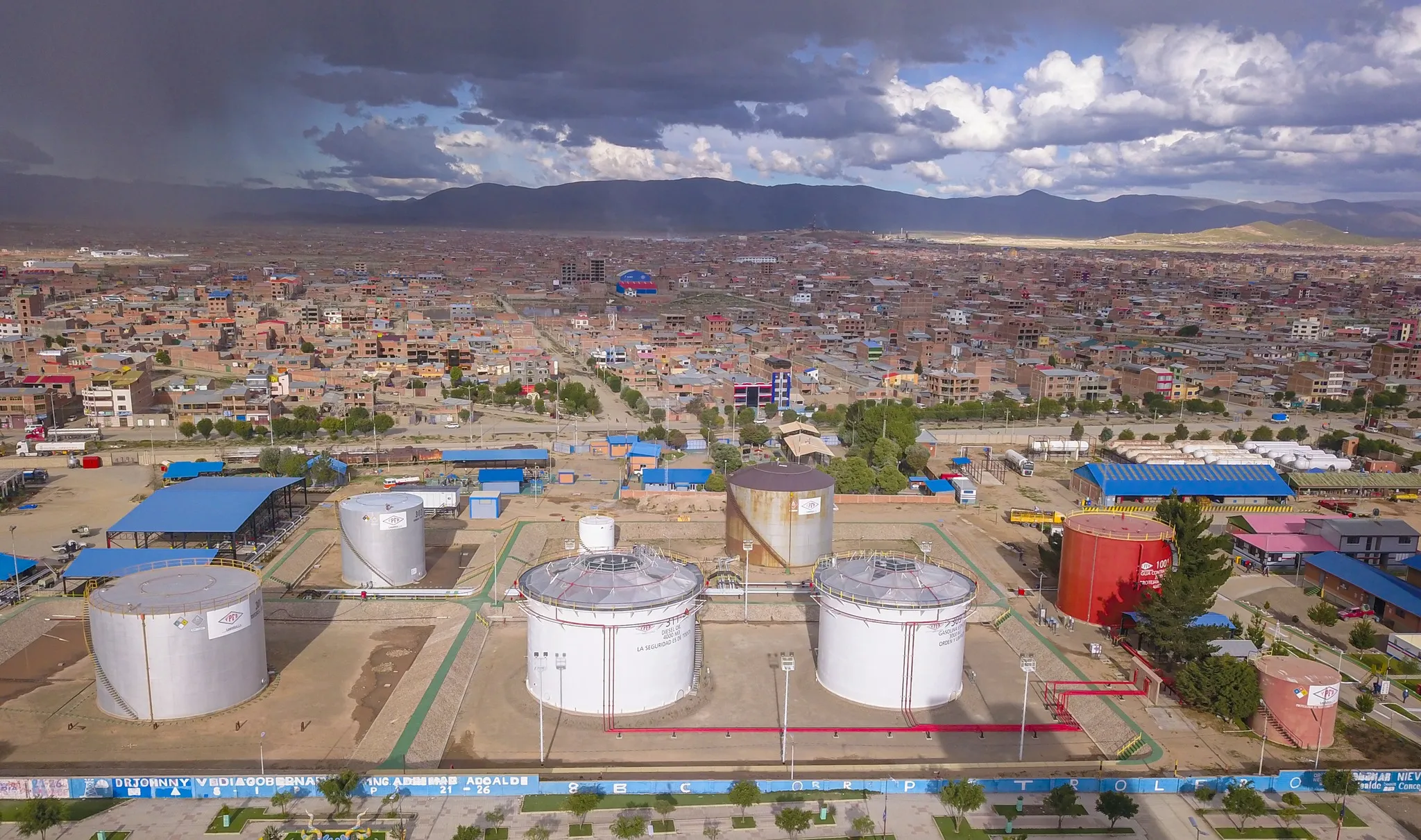 La demanda de combustibles en Bolivia ha crecido entre un 5 y 7 por ciento anual durante los últimos 15 años.