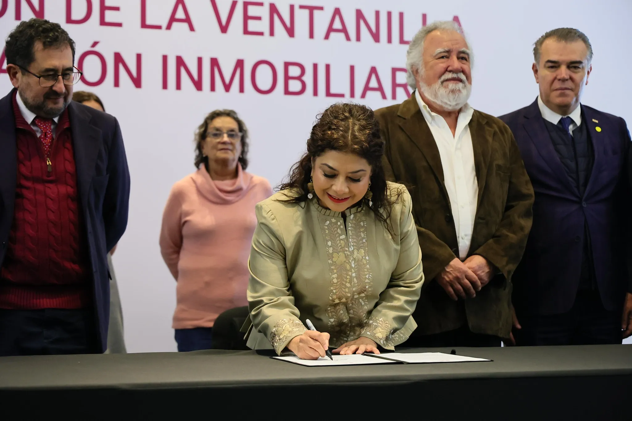 El próximo jueves me informó el secretario de Gobierno, hay una reunión con familiares de desaparecidos, desaparecidas.