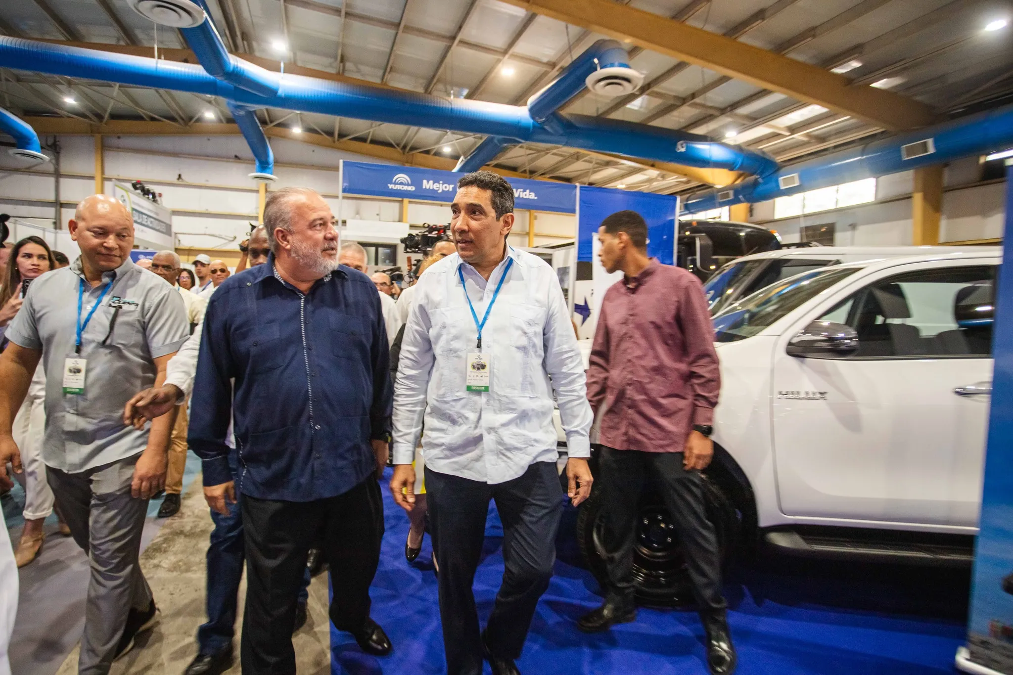 Unas 130 empresas cubanas y extranjeras exponen equipos, medios y servicios en el recinto ferial de Pabexpo.