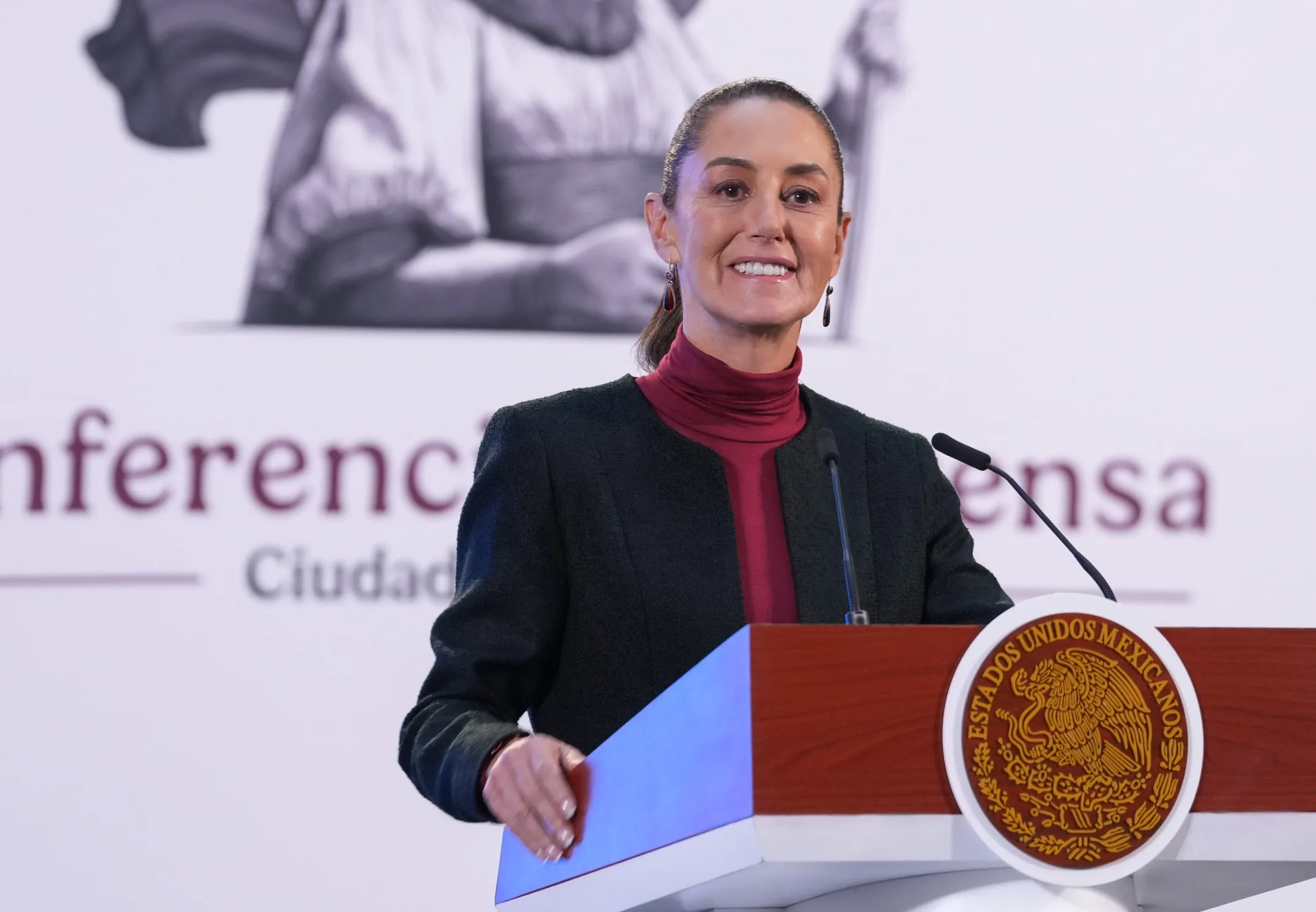 Este ministro, que la verdad es que, con todo respeto, ¿dónde quedaron sus principios constitucionales?