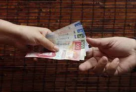 Ante la desaceleración económica, el aumento al salario mínimo podría incentivar el empleo en el sector informal.