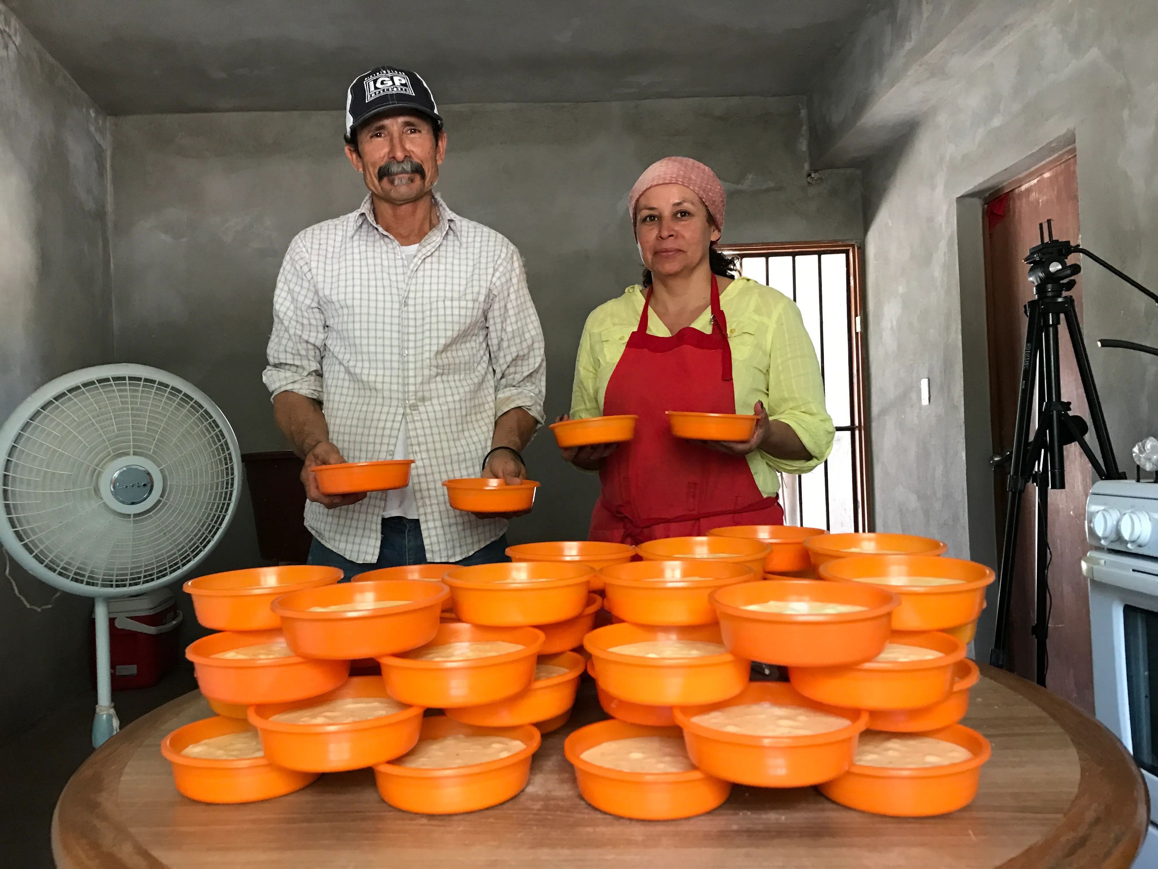 Abel Trujillo López y Lupita Romero son productores del Río Sonora