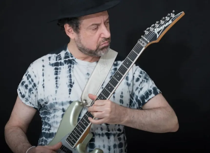 La historia musical de Alejandro Marcovich lo coloca como un músico de excelencia que ha pasado al estatus de maestro.