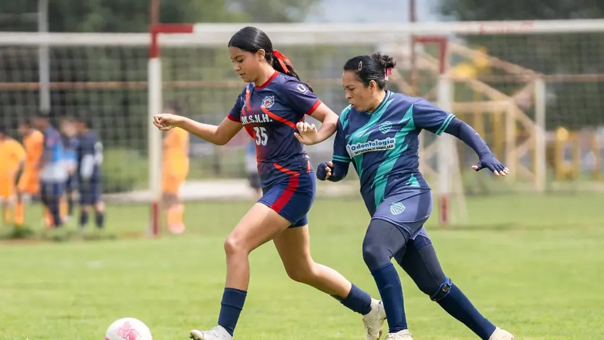 Dos equipos de fútbol de la Liga MX Femenil ficharon a dos adolescentes para unirse a las filas de sus equipos.