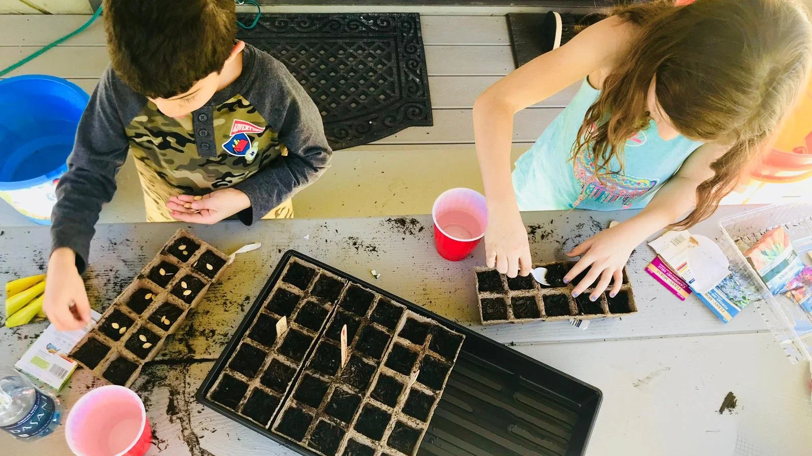 Madres latinas educan a sus hijos con la “escuela en casa”