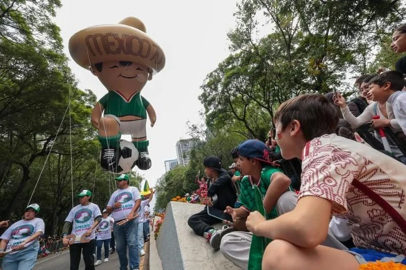Banco de México ve importantes riesgos a la baja para economía al mantener tasa clave