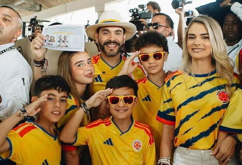 América se declina a la derecha 
