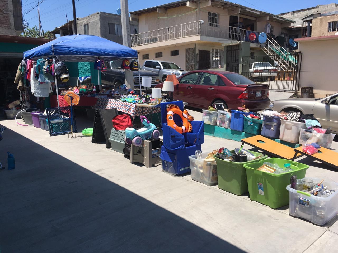 Contrabando de ropa y electrodomésticos golpean al comercio en Tijuana